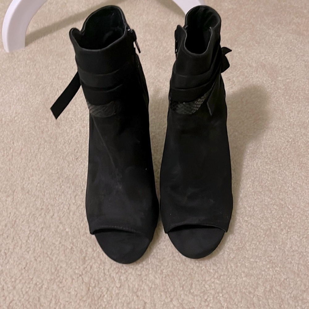 Madden NYC black heels